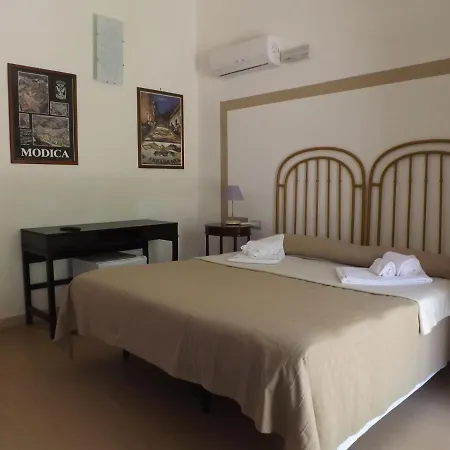 Dimora Della Pizzuta Guest house Noto